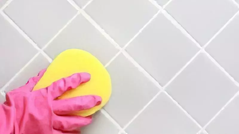 Як очистити плитку у ванній після ремонту 1
