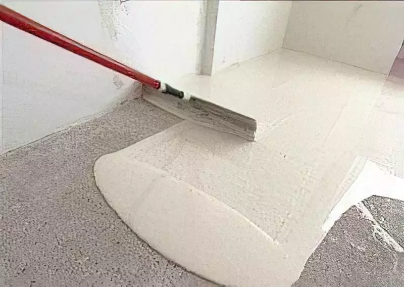 Як класти плитку на підлогу 3