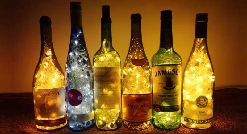 Світильники і лампи з пластикових і скляних пляшок своїми руками 3