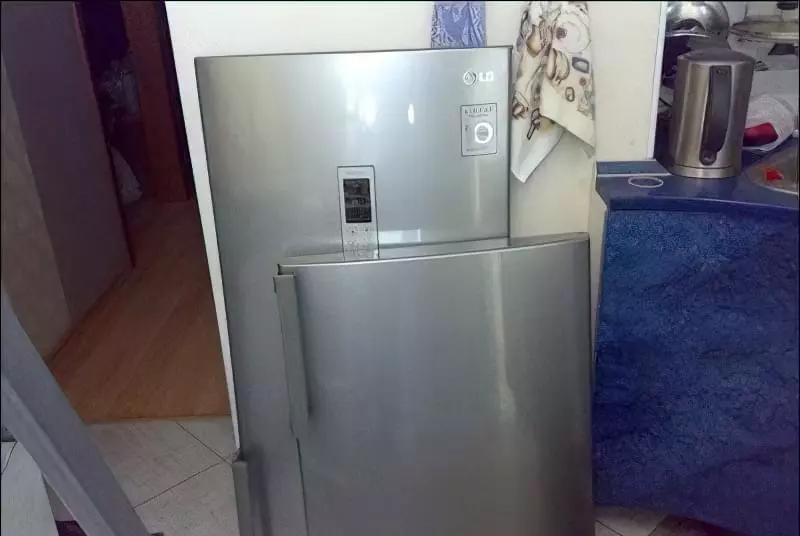 Як переставити двері холодильника 4
