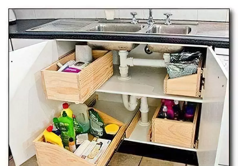 Практичні висувні ящики під мийку на кухню 59