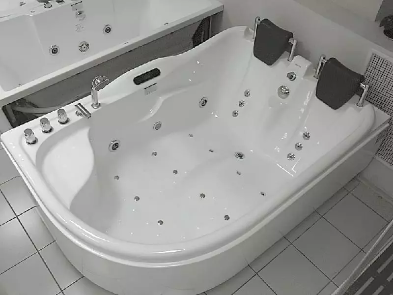 Яка ванна найкраща, акрилова, сталева або чавунна 5