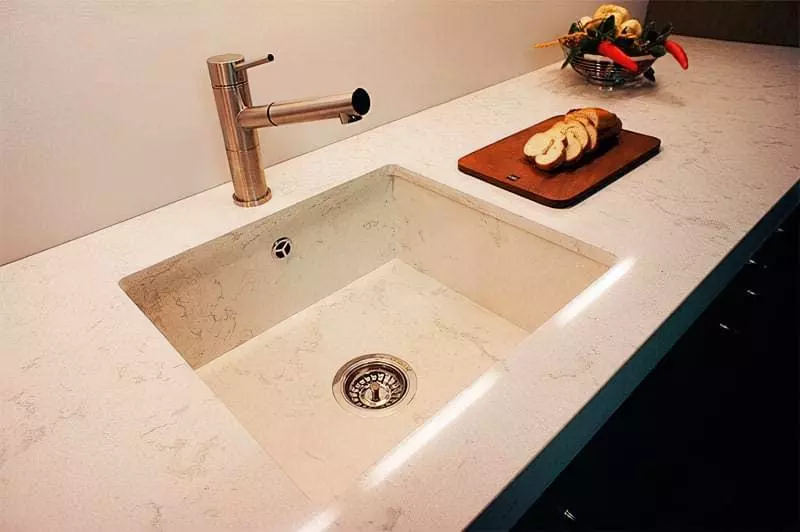 Переваги і недоліки кам'яних кухонних мийок 4