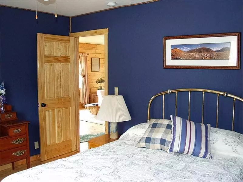 Синій колір в інтер'єрі спальні - відтінки захоплюючі дух 23