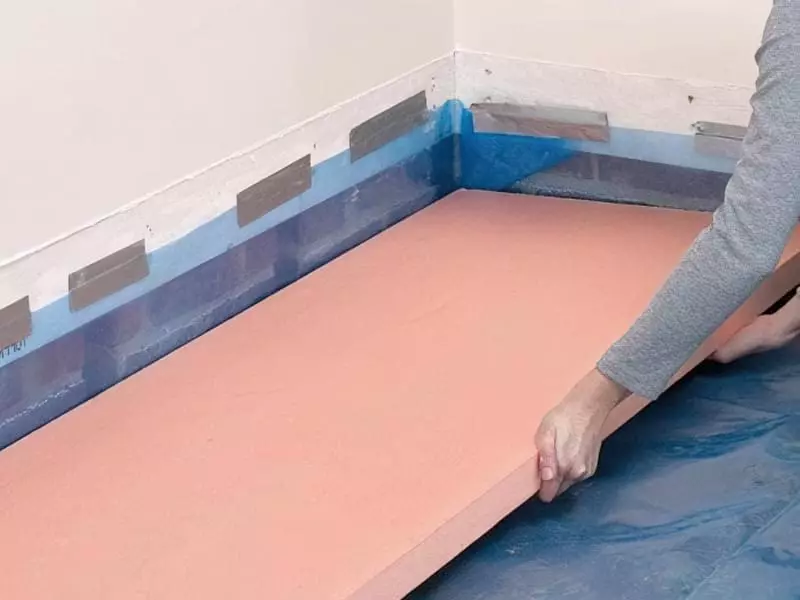 Як зробити підлогу під ванною своїми руками 13