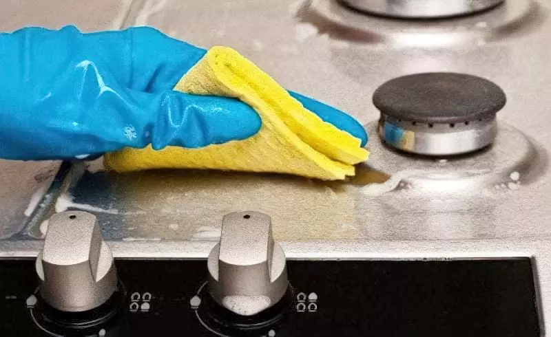 Як і чим очистити плиту від жиру і нагару 29