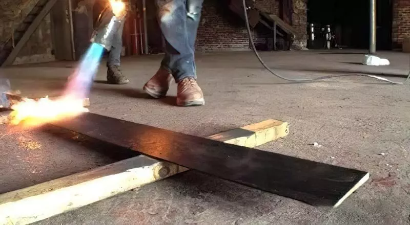 Обробка деревини відкритим полум'ям 2