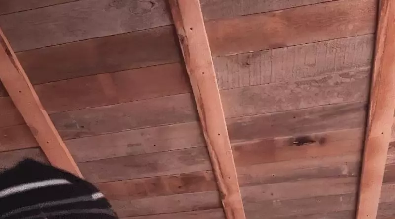Чим підшити стелю по дерев'яних балках 8