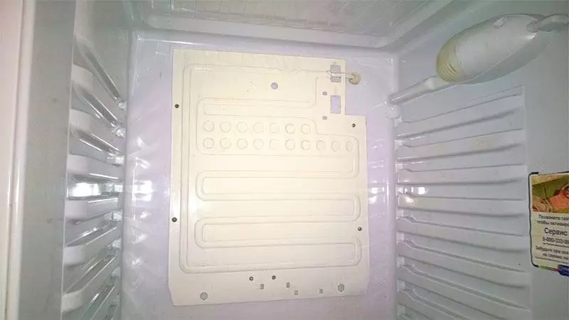Конденсатор холодильника крапельної системи