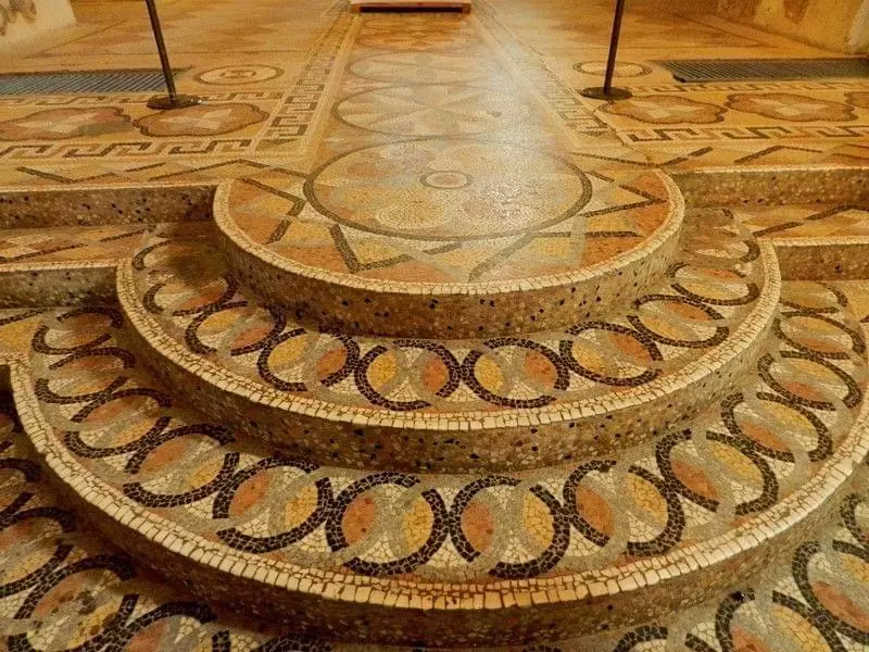 Мозаїчне покриття підлоги