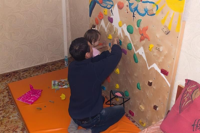 Скалодром для дітей своїми руками 41