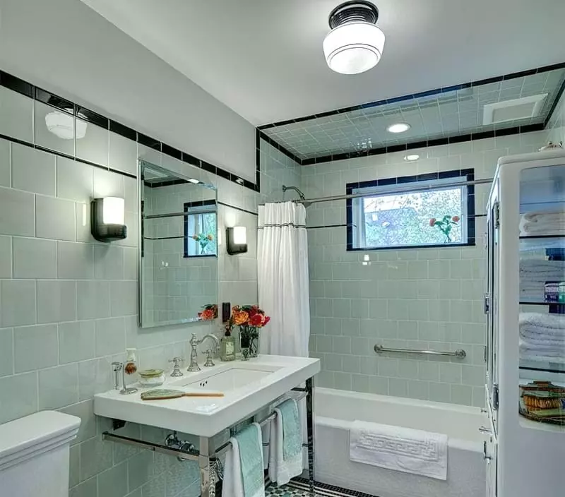 Дзеркало над раковиною у ванній кімнаті: за і проти 2