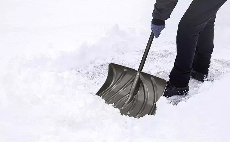 Огляд лопат для чищення снігу 8