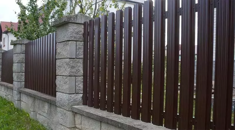 Сучасні варіанти парканів: єврожалюзі, металевий паркан, алюмінієві панелі 7